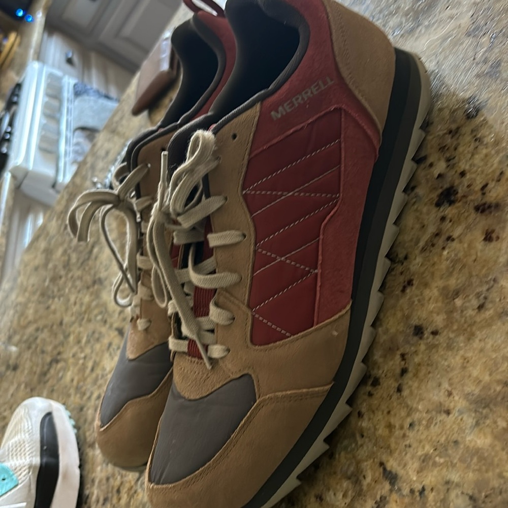 Mens 13 Merrell sneaker
